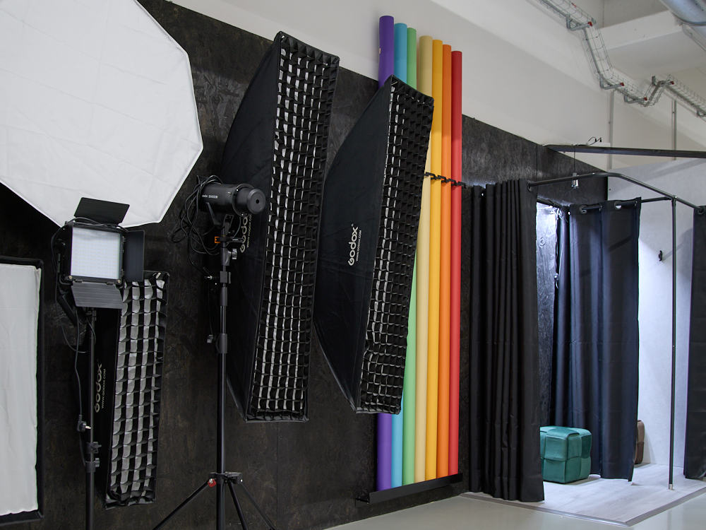 Attrezzatura professionale per shooting nello studio fotografico Albedo Photolab